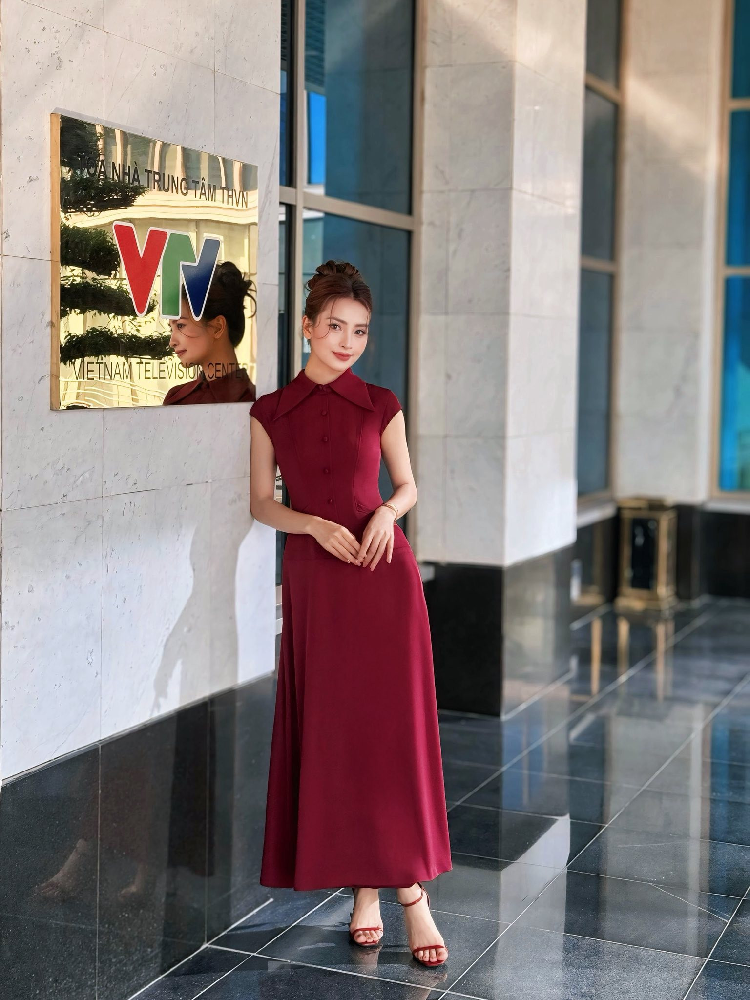 Học MC Huyền Trang 'Mù tạt' mix đồ từ công sở đến đi chơi - Ảnh 3.