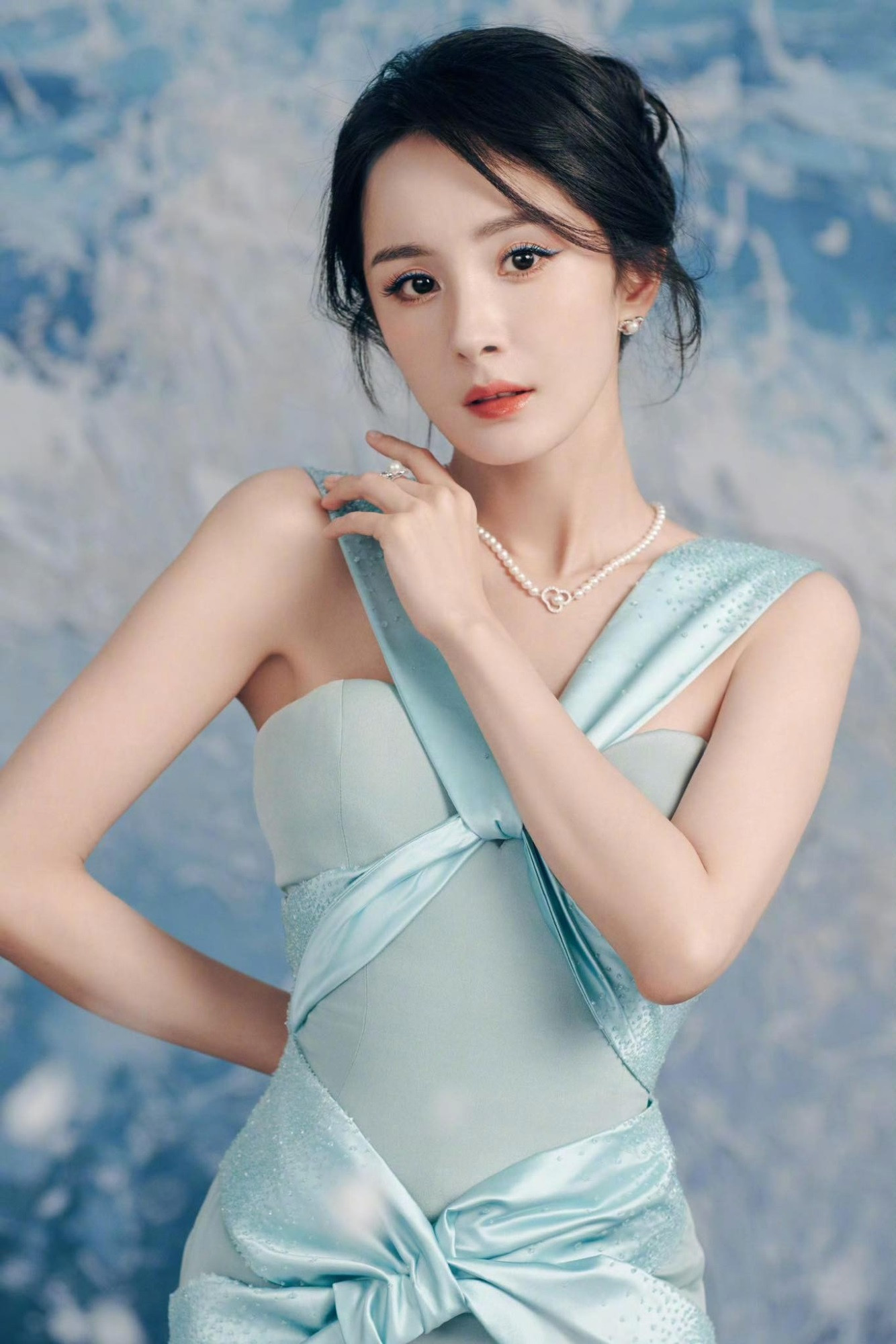 Sau ngày mai, thứ Sáu 17/10/2025, 3 con giáp phúc khí đầy mình, vận mệnh vượng phát, ung dung nằm trên đống vàng hưởng trọn vinh hoa phú quý - Ảnh 2