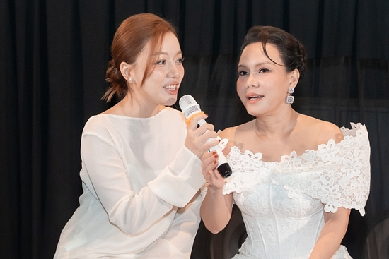 Việt Hương 'chốt đơn' tặng cặp nhẫn kim cương khi Băng Di được cầu hôn