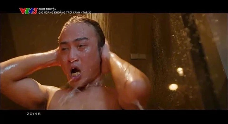 Cảnh tắm của tổng tài Doãn Quốc Đam khiến khán giả muốn tắt tivi