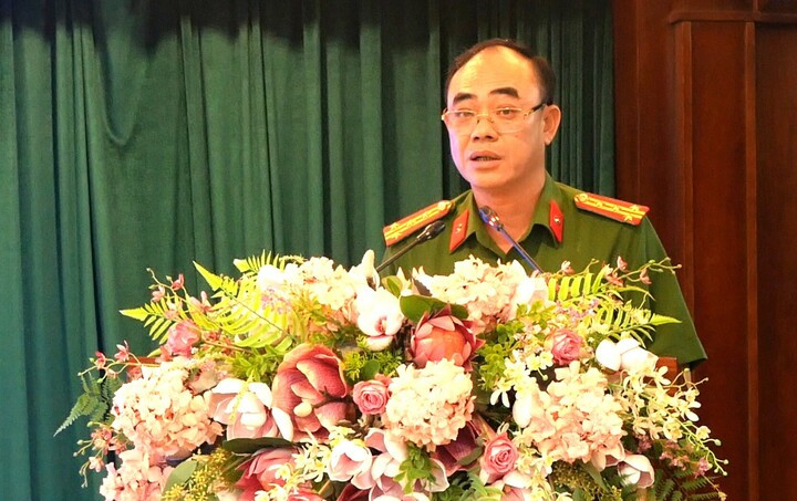 Đại tá Trần Hồng Phú – Phó Cục trưởng Cục Cảnh sát quản lý hành chính về trật tự xã hội (C06) - phát biểu tại buổi lễ. (Ảnh: MH)