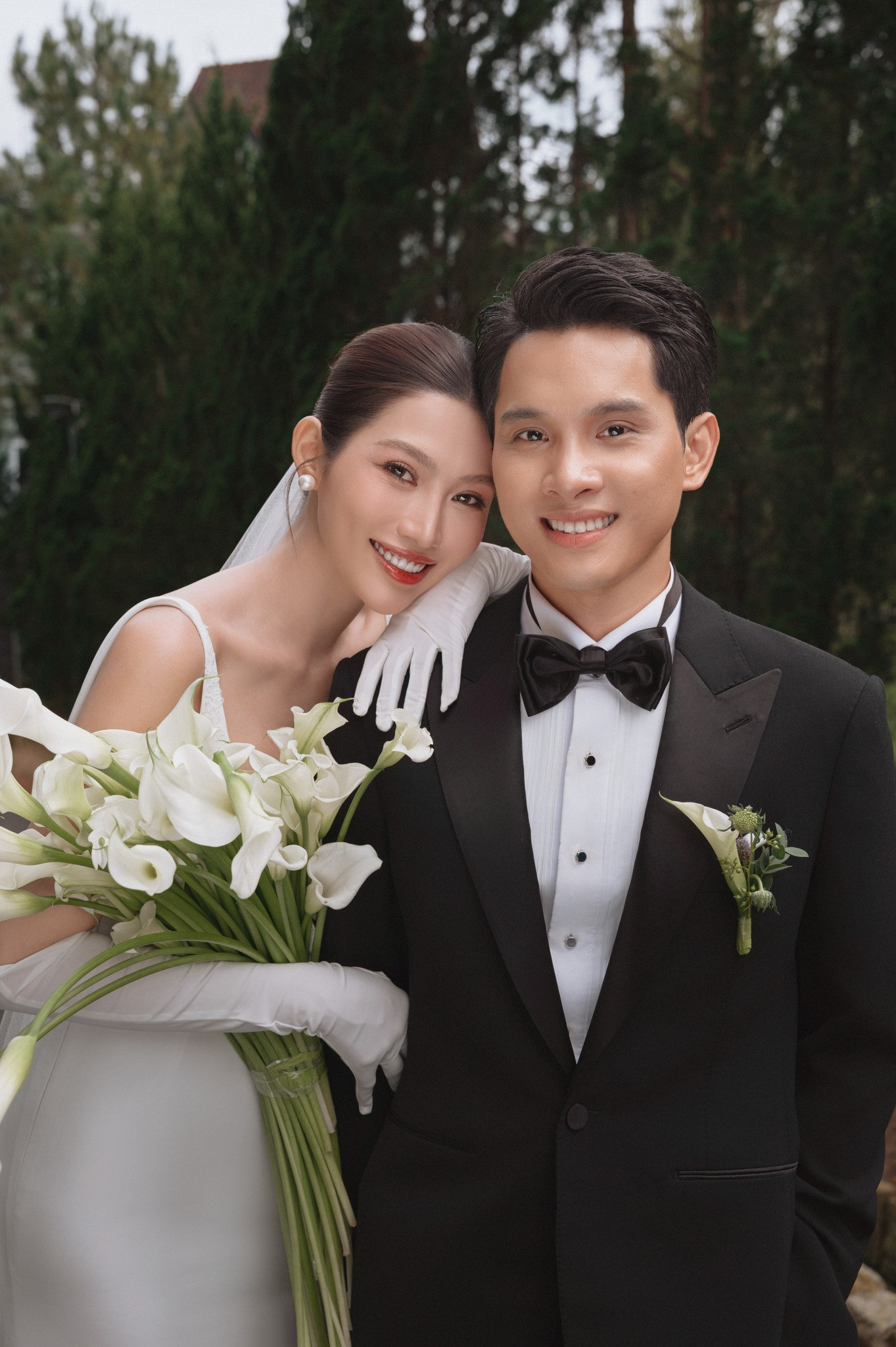 Lộ  cưới đẹp như mơ của Á hậu Quỳnh Châu và chồng chủ tịch