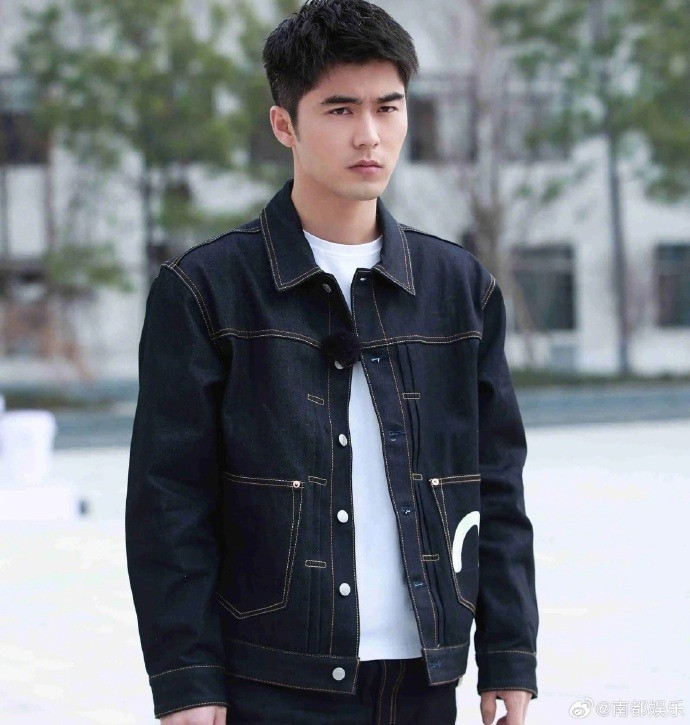 Nam diễn viên vẫn quảng bá phim vui vẻ dù đánh người gãy xương sườn