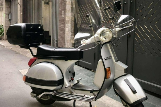 Vespa PX150E 1995, xe cổ 30 năm tuổi giá đắt gấp đôi Honda SH