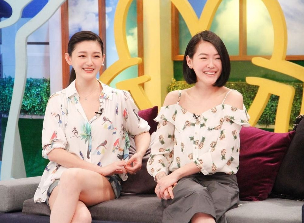 Em gái đeo vòng cổ chứa tro cốt Từ Hy Viên