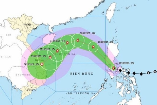 Bão Jengshen có khả năng hướng về vùng biển Quảng Trị - Quảng Ngãi