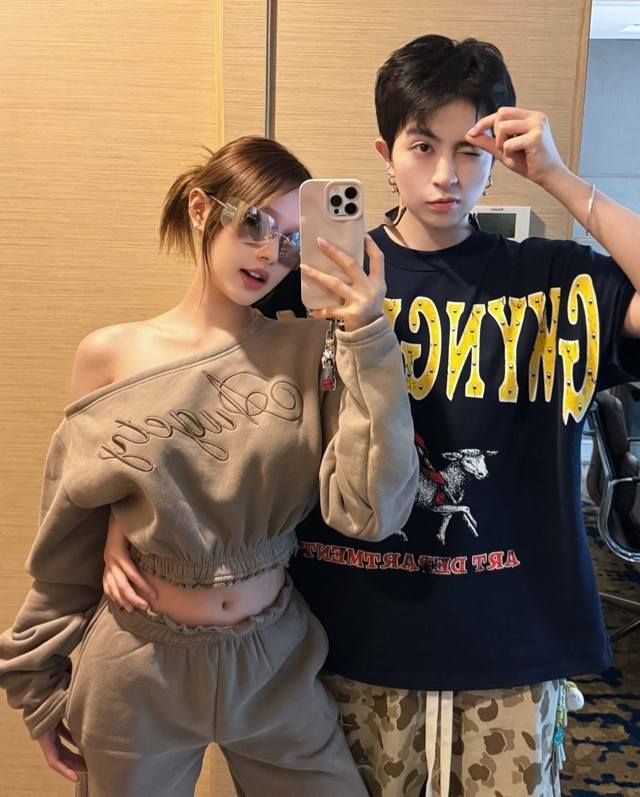 Giữa đêm Xoài Non tung ảnh bỏng mắt bên Gil Lê khiến cả MXH bàn tán