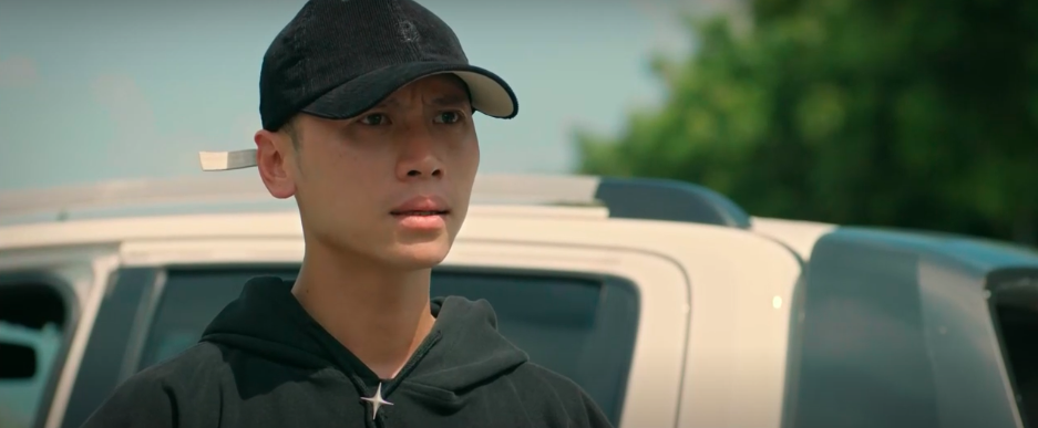 Diễn viên Hoàng Long gây bất ngờ với vai Biên trong ' Cách em 1 milimet ' - Ảnh 11.