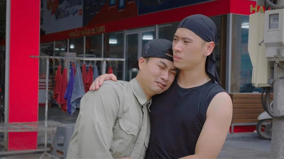 Diễn viên Hoàng Long gây bất ngờ với vai Biên trong ' Cách em 1 milimet ' - Ảnh 2.