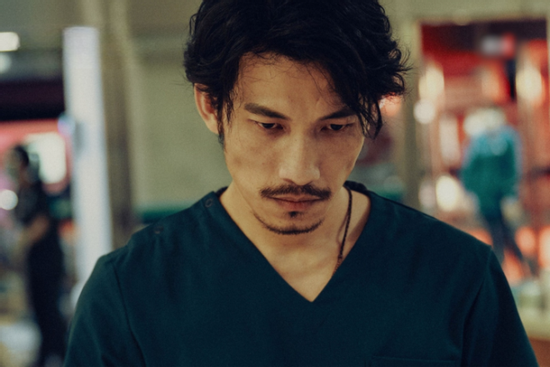 Liên Bỉnh Phát: Từ MC hội chợ, phục vụ đến 'Lương Triều Vỹ của Việt Nam'