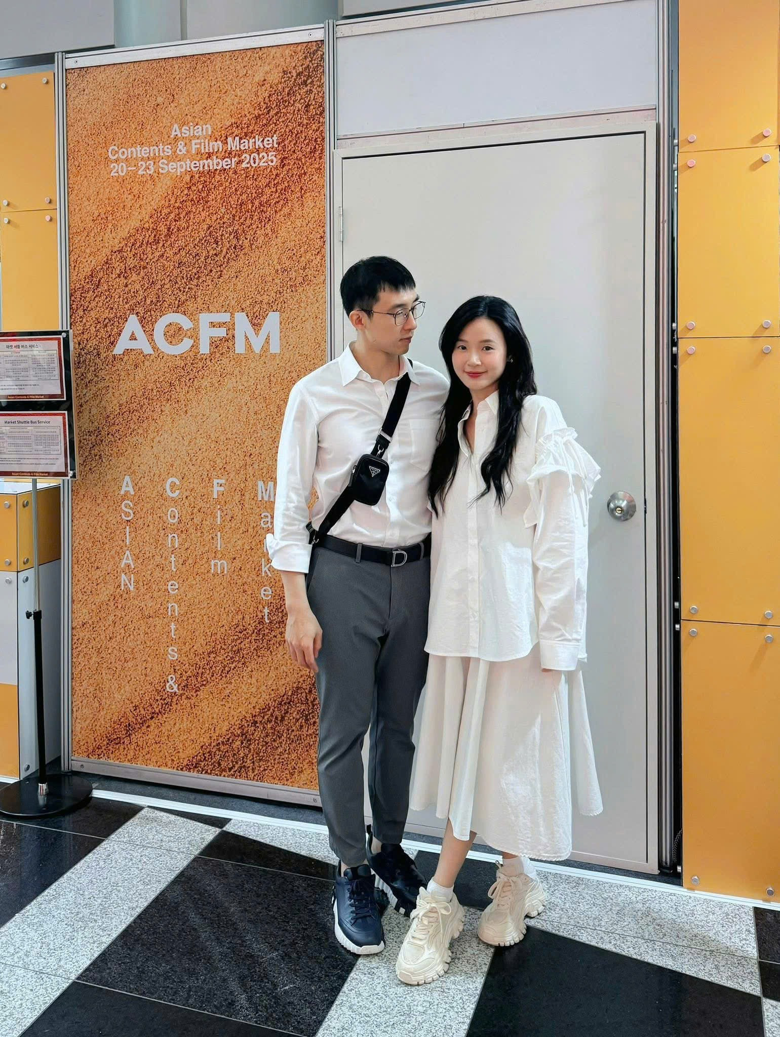 Midu lộ vòng 2 lùm lùm nhan sắc thật bị bóc triệt để qua cam thường