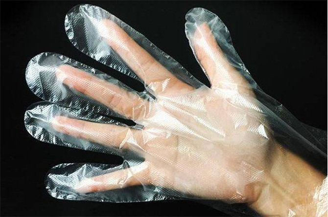 Găng tay dùng một lần có thể chứa chất độc hại.