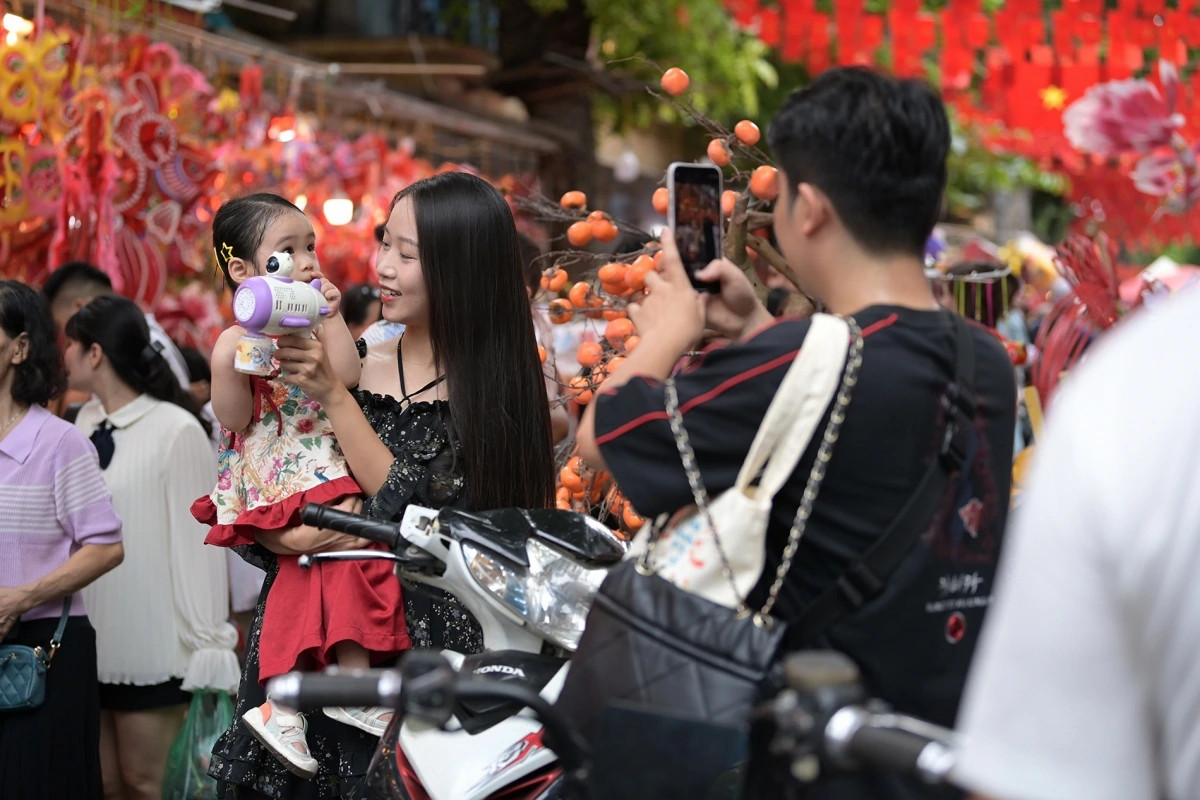 Do choi truyen thong hut khach tren pho hang ma ha noi hinh anh 11