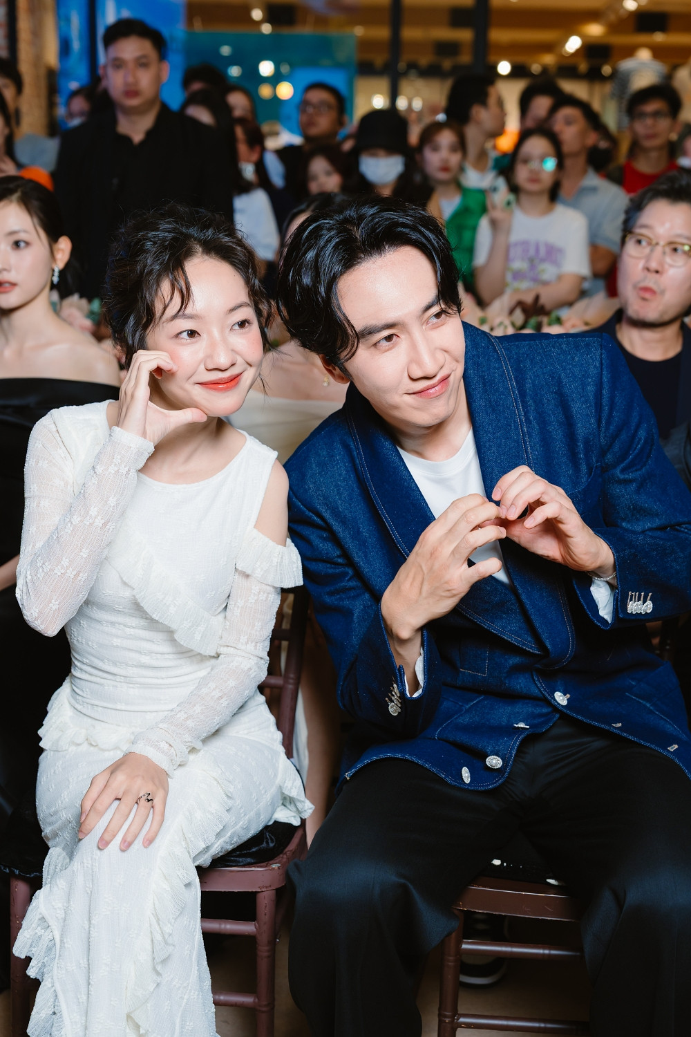 Hoàng Hà tay trong tay cùng Lee Kwang Soo khiến khán giả hú hét vì quá đẹp đôi