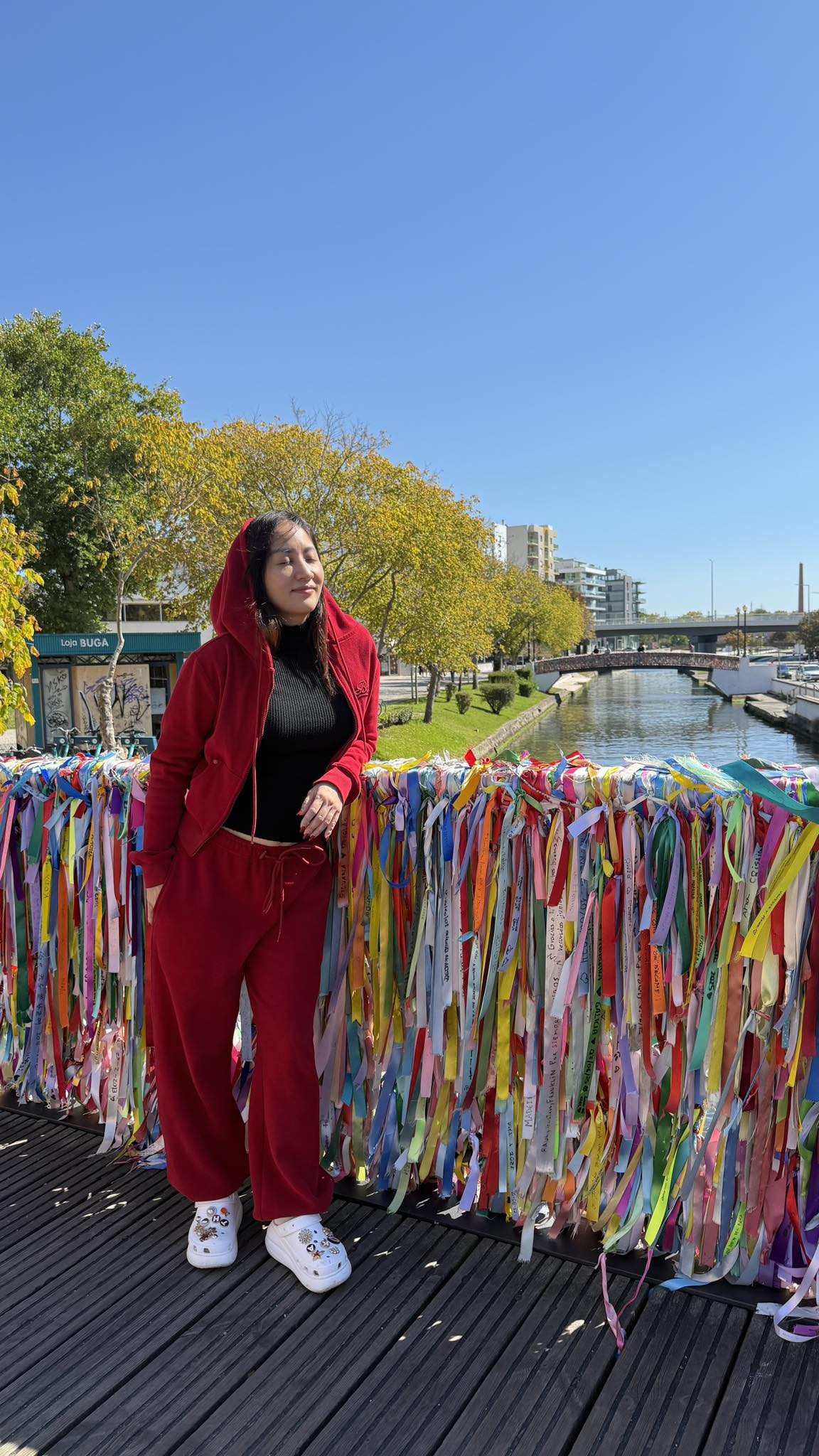 Khánh Thi lộ cả rổ khuyết điểm trong ảnh chồng trẻ chụp