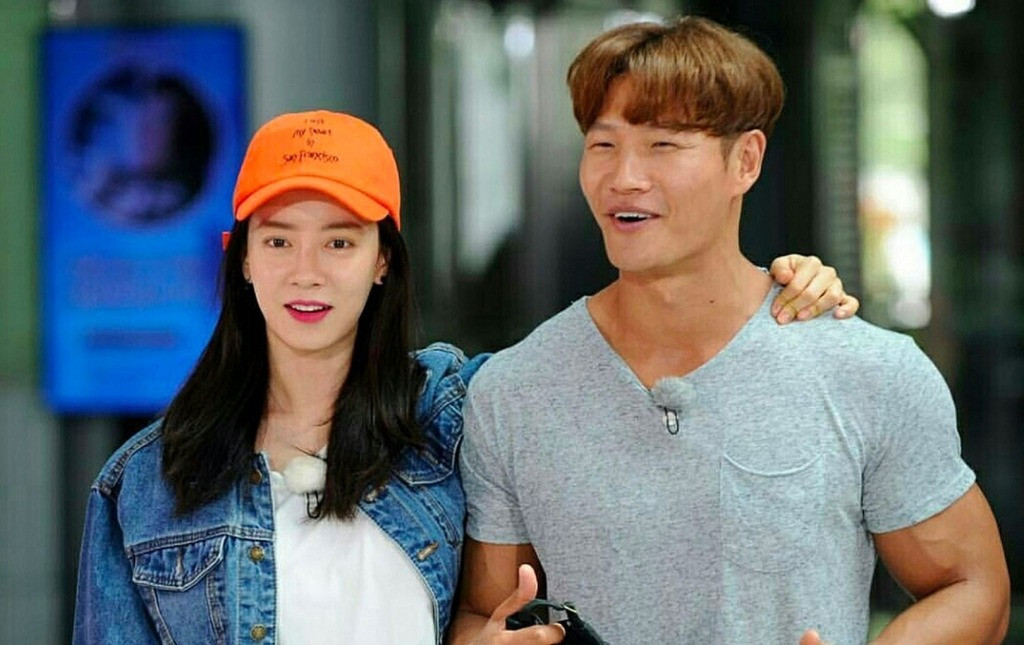 Song Ji Hyo chính là người vợ giấu mặt của Kim Jong Kook