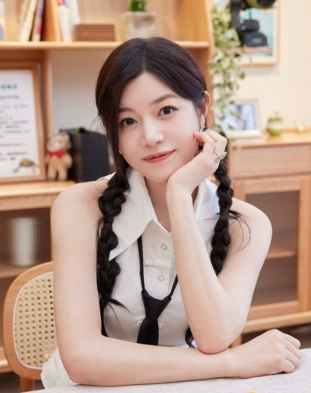 Lâm Tâm Như làm thông gia với Trần Nghiên Hy ngoại hình 2 con đẹp cỡ nào