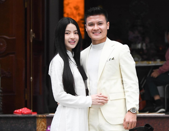 Hành động gây xôn xao khắp MXH của vợ chồng Quang Hải sau khi ủng hộ 100 triệu cho đồng bào vùng lũ