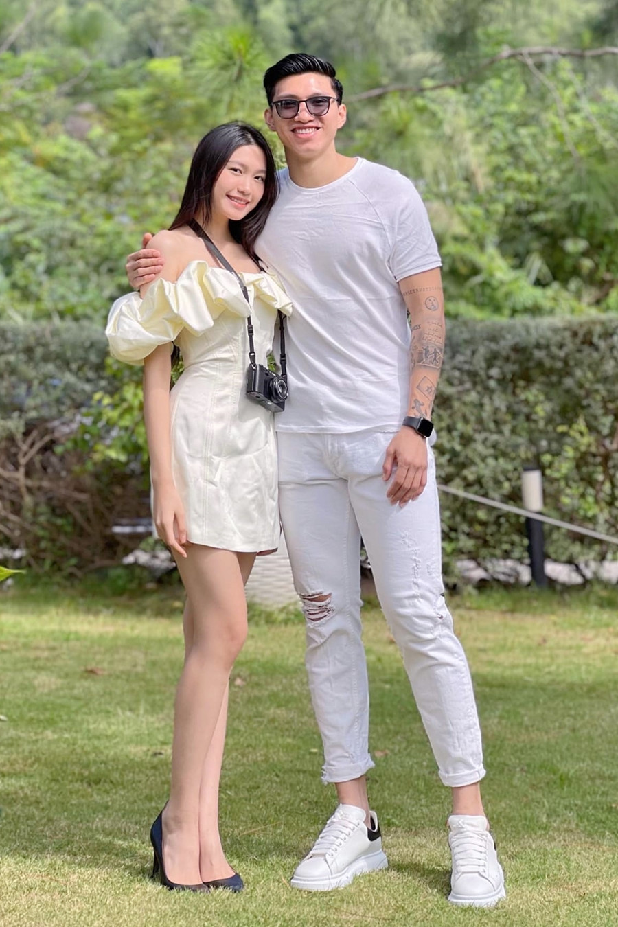 Doãn Hải My  Đoàn Văn Hậu xả ảnh kỉ niệm 2 năm ngày cưới đẹp như bìa tạp chí