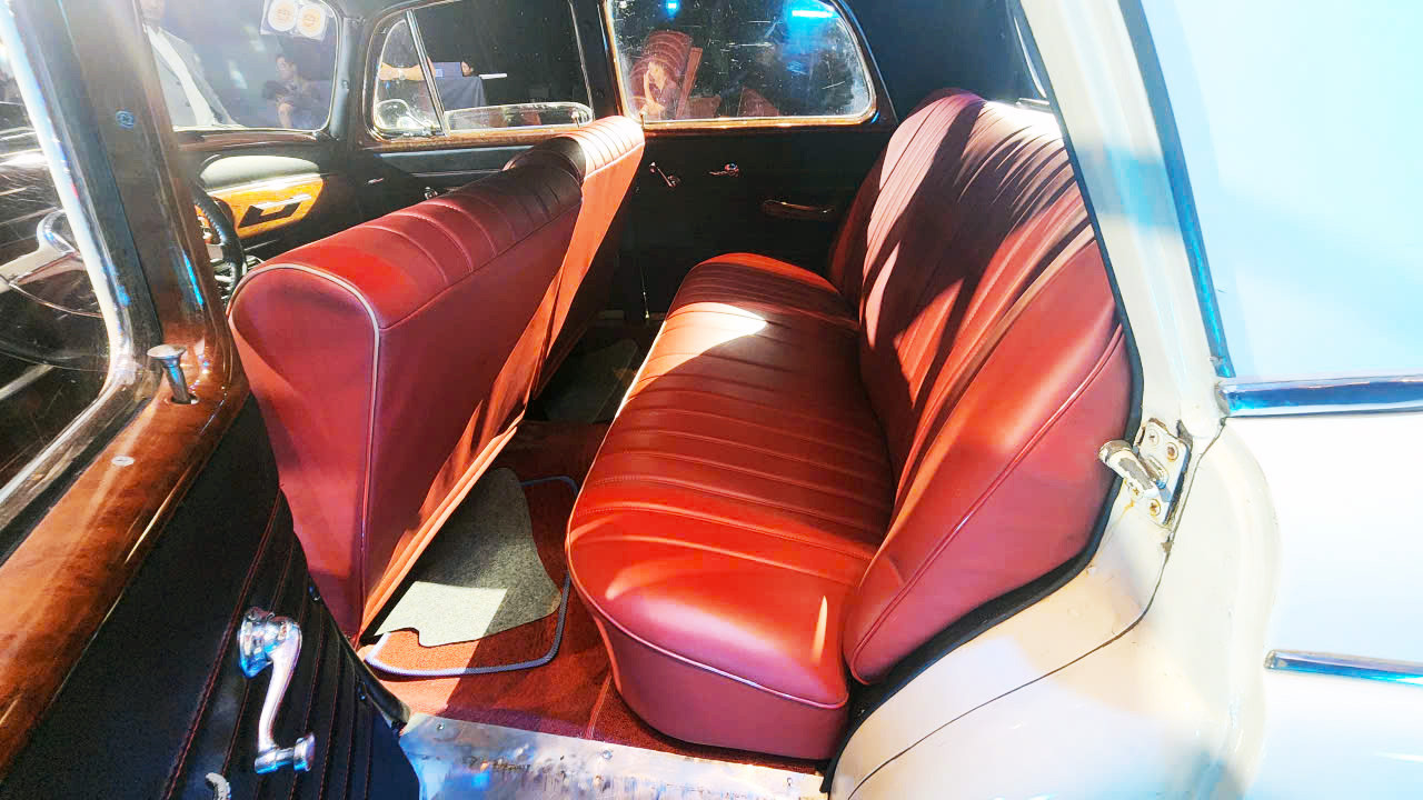 Mercedes-Benz Ponton 190 -10 .jpg