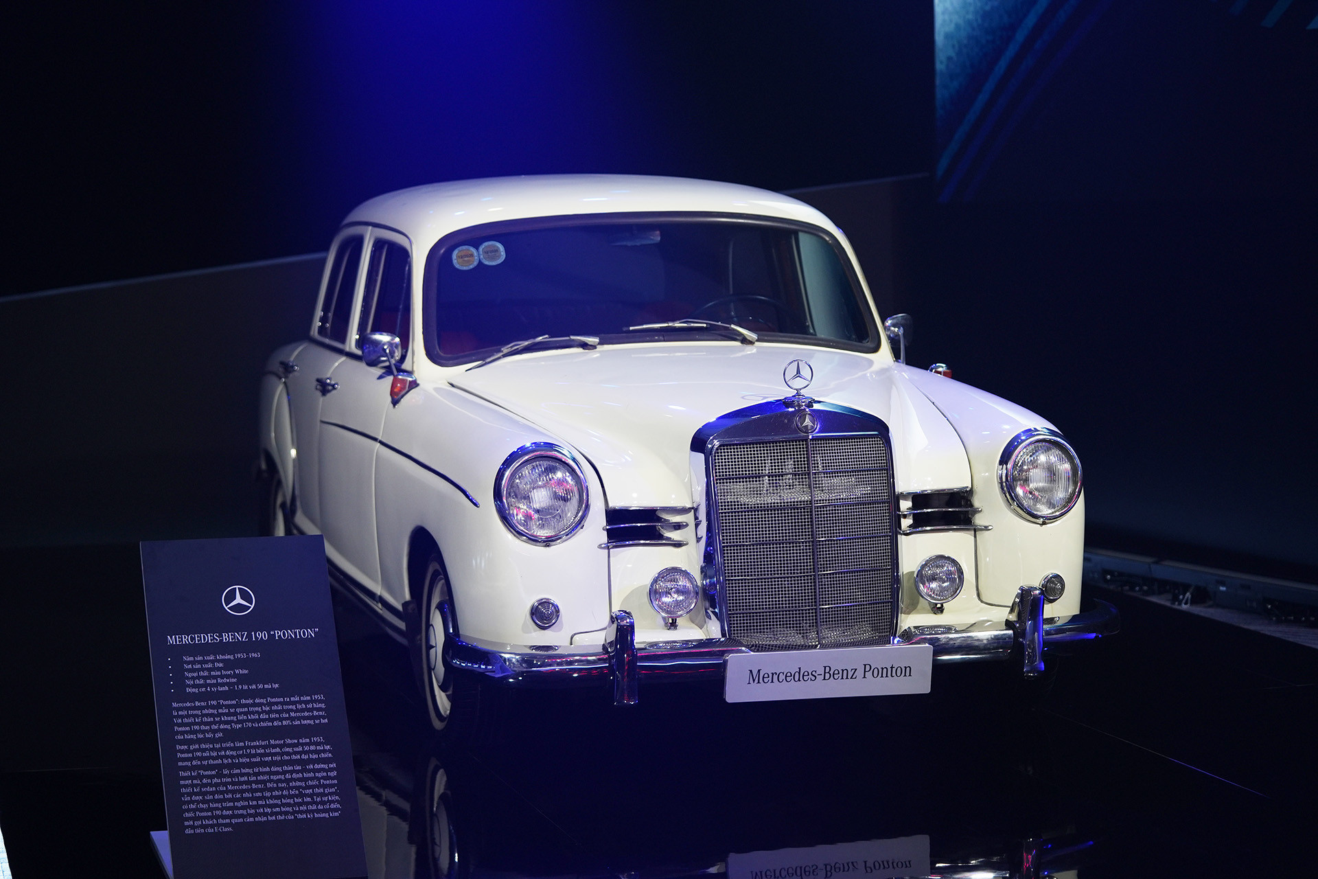 Mercedes-Benz Ponton 190-12.jpg