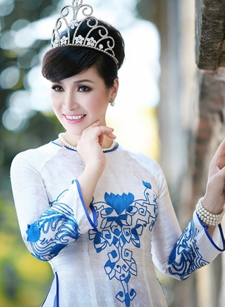 Bùi Bích Phương bỏ hào quang để theo con đường học vấn