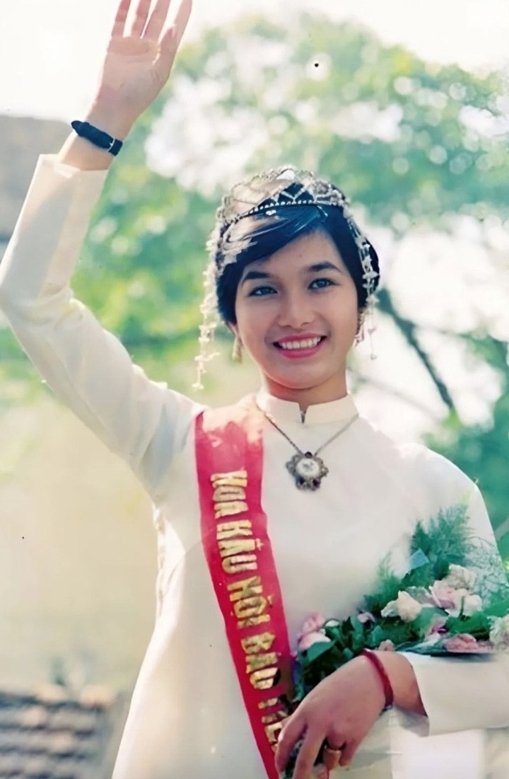 Bùi Bích Phương đăng quang Hoa hậu Việt Nam 1988