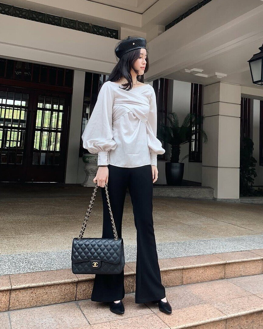 Em gái Mai Phương Thúy gây choáng khi tậu xếp hộp cực khủng