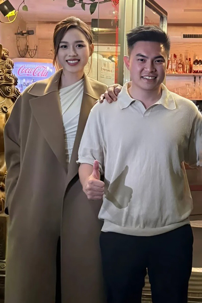 Lộ loạt ảnh quá khứ của chồng Đỗ Thị Hà diện mạo ra sao mà gây xôn xao