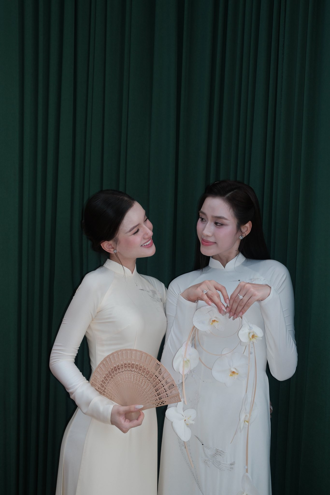 Phù dâu xách vali cho Hoa hậu Đỗ Thị Hà về nhà chồng là ai