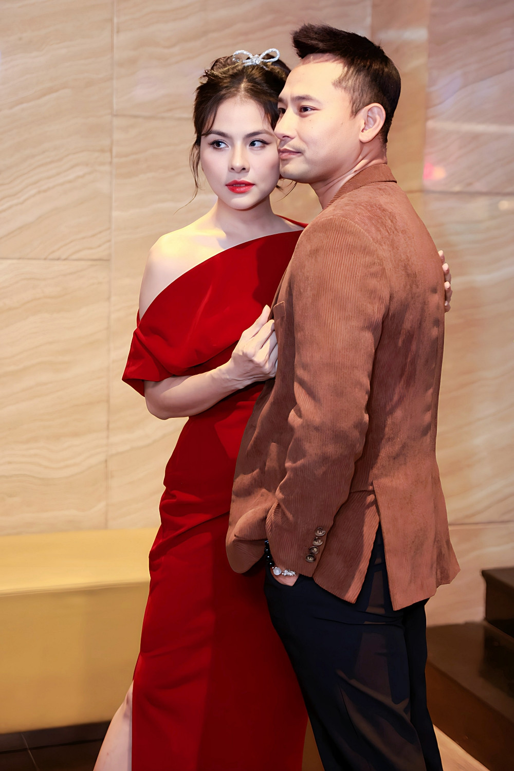 Vân Trang quyết giấu chồng đến phút chót cảnh nóng với Huỳnh Đông