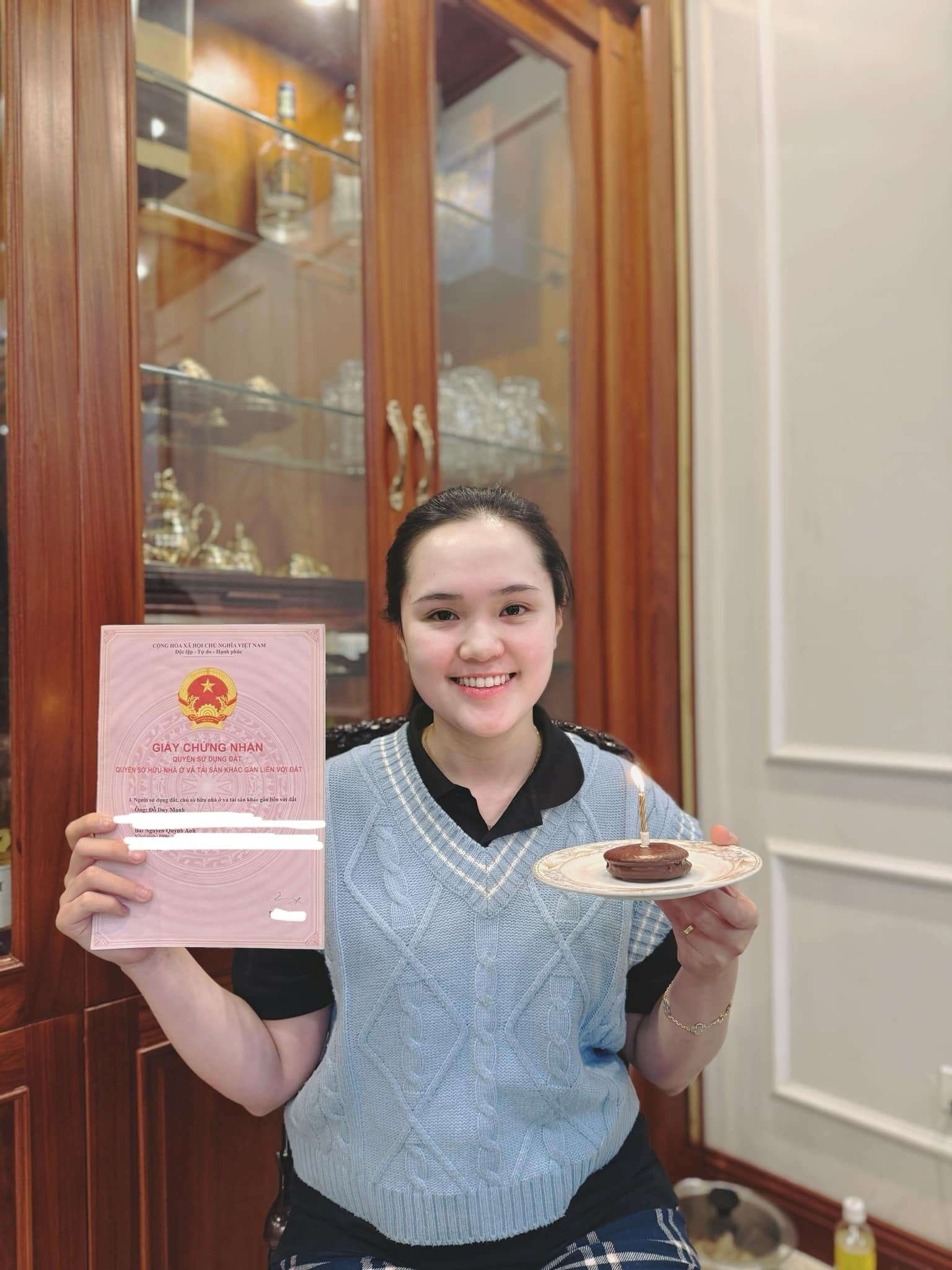 Vợ Đỗ Duy Mạnh than trời vì mất hành lý cùng loạt tài sản giá trị ở Hàn Quốc
