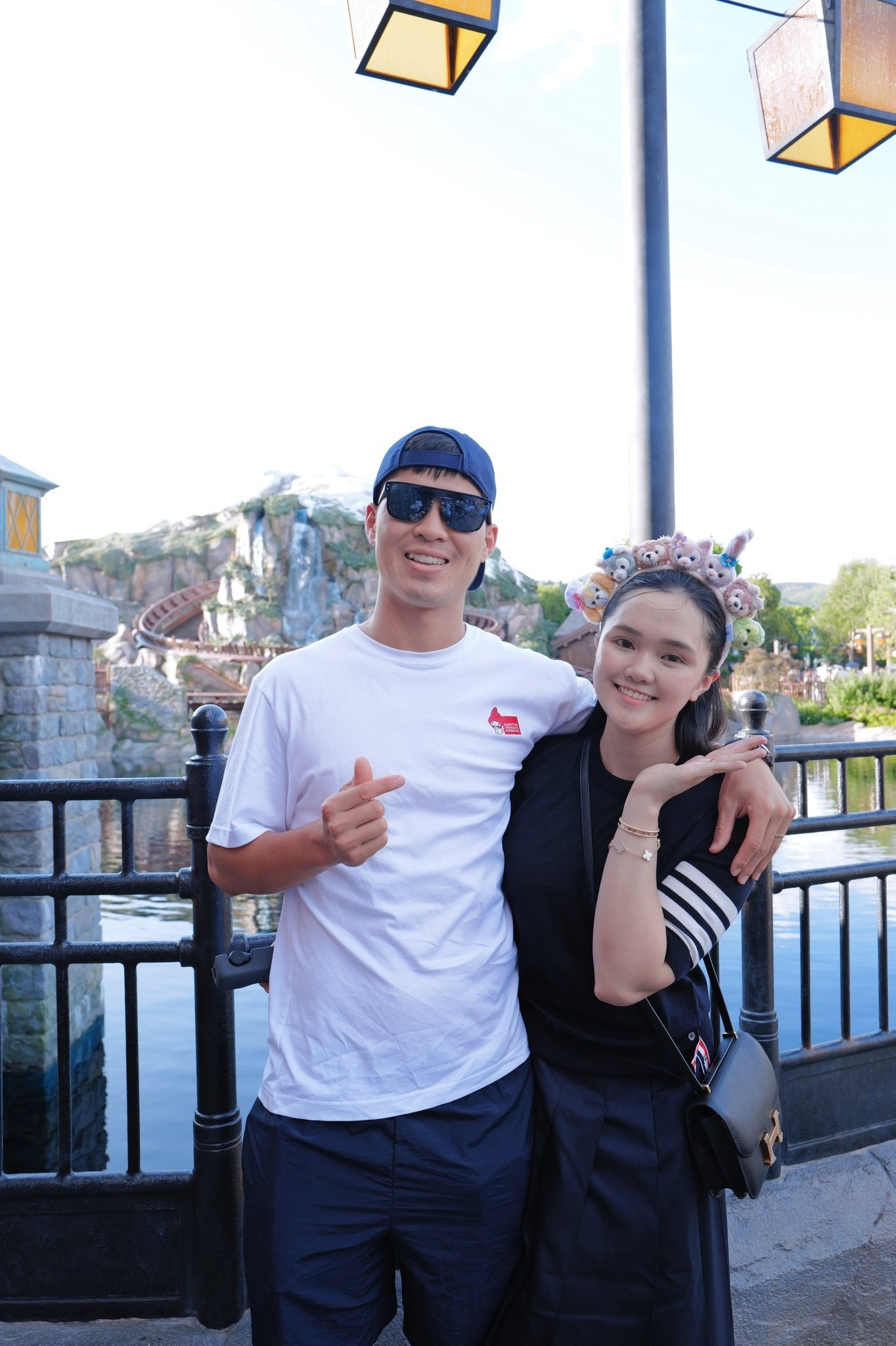 Vợ Đỗ Duy Mạnh than trời vì mất hành lý cùng loạt tài sản giá trị ở Hàn Quốc