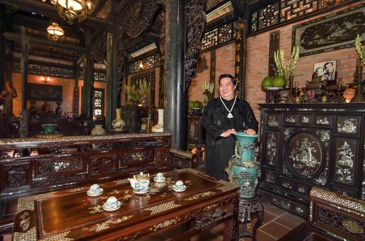 Danh hài từng làm phụ hồ, giữ xe, giờ sở hữu biệt phủ trăm tỷ rộng 1.600m2 - 2