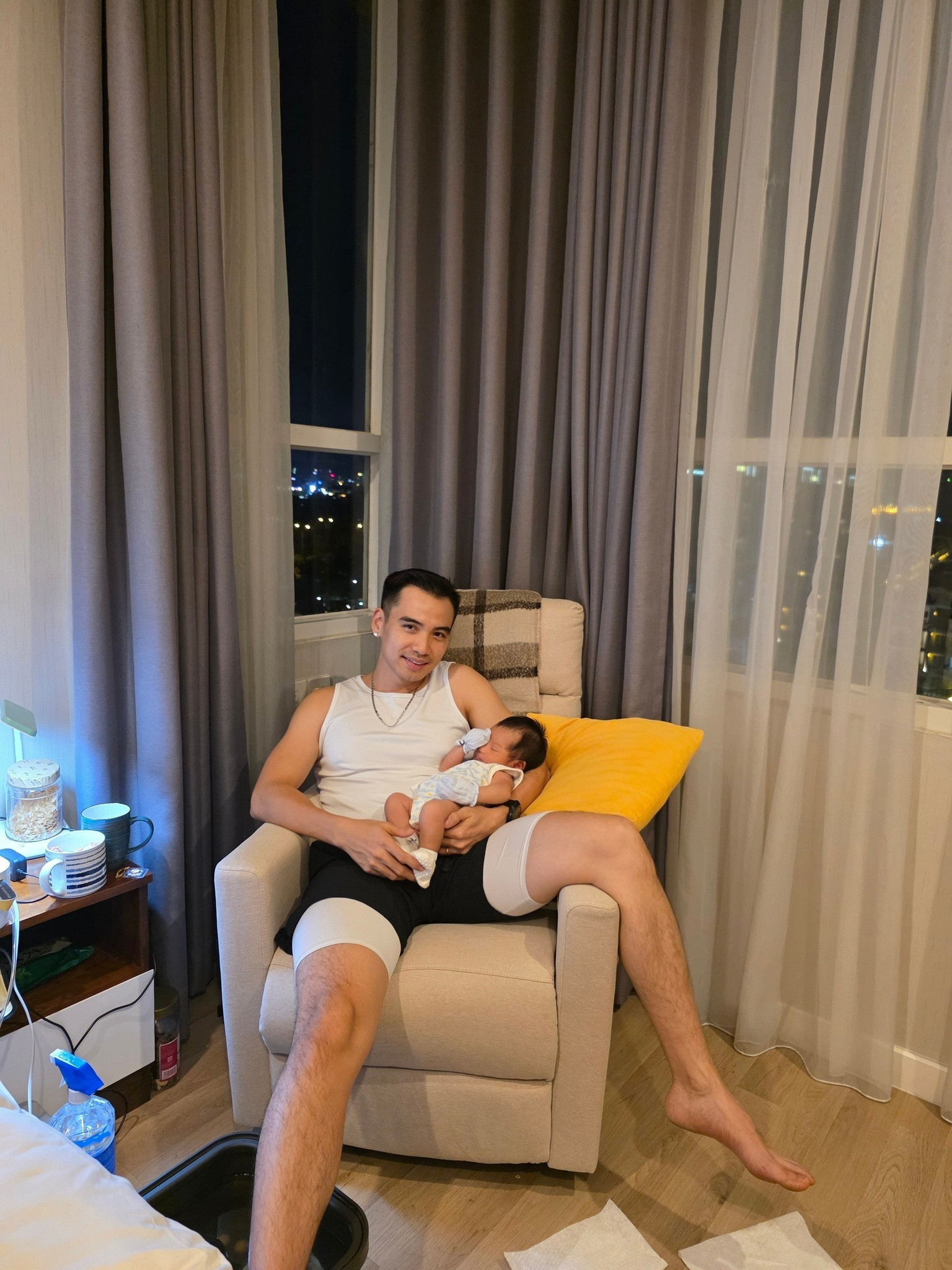 HHen Niê phát hoảng vì mặt sưng phù đến biến dạng chuyện gì đây