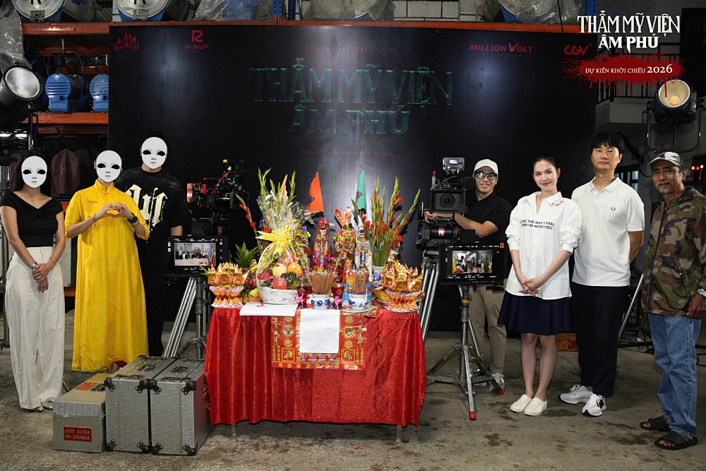 Ngọc Trinh gác toàn bộ công việc để đóng phim kinh dị