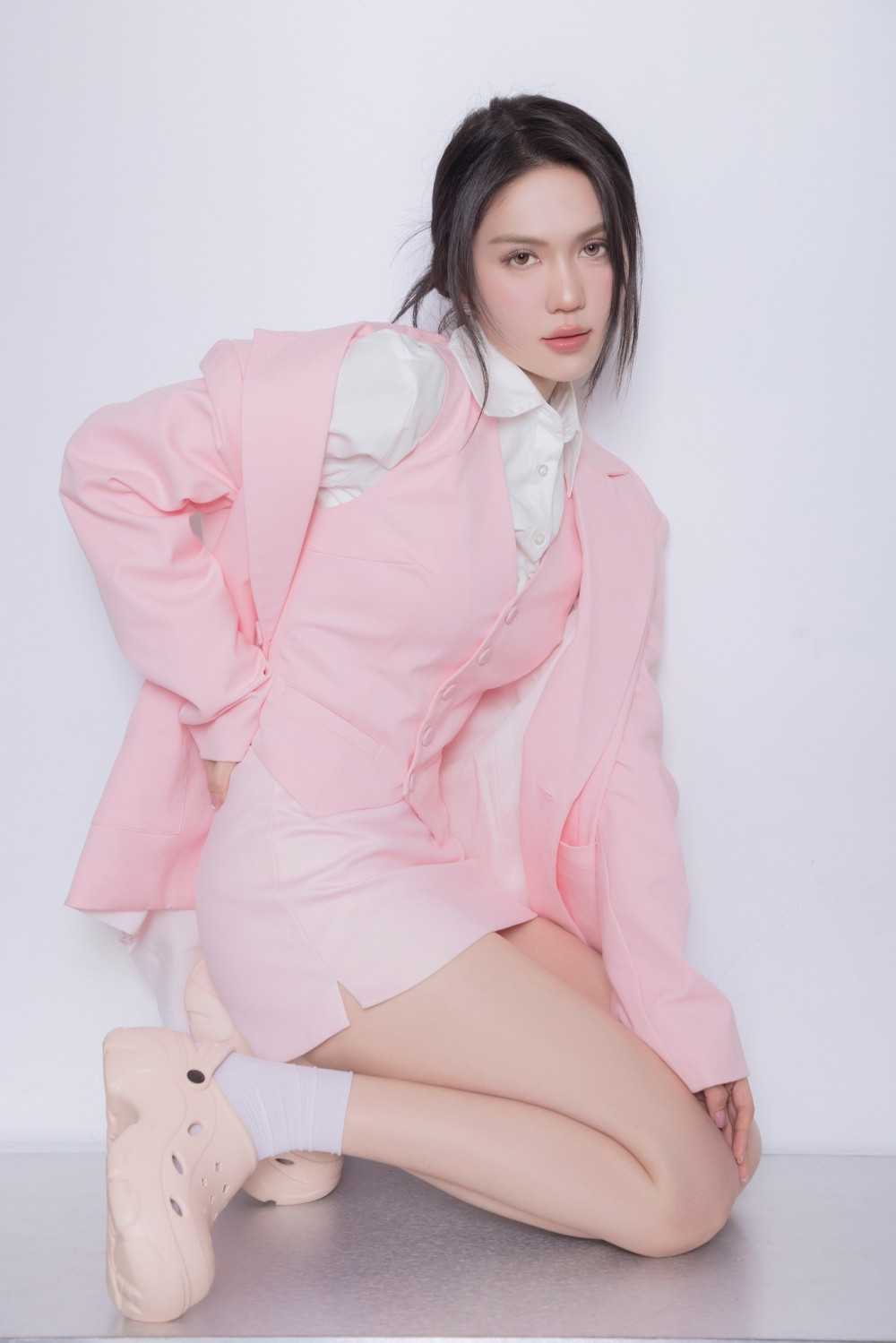 Ngọc Trinh gác toàn bộ công việc để đóng phim kinh dị