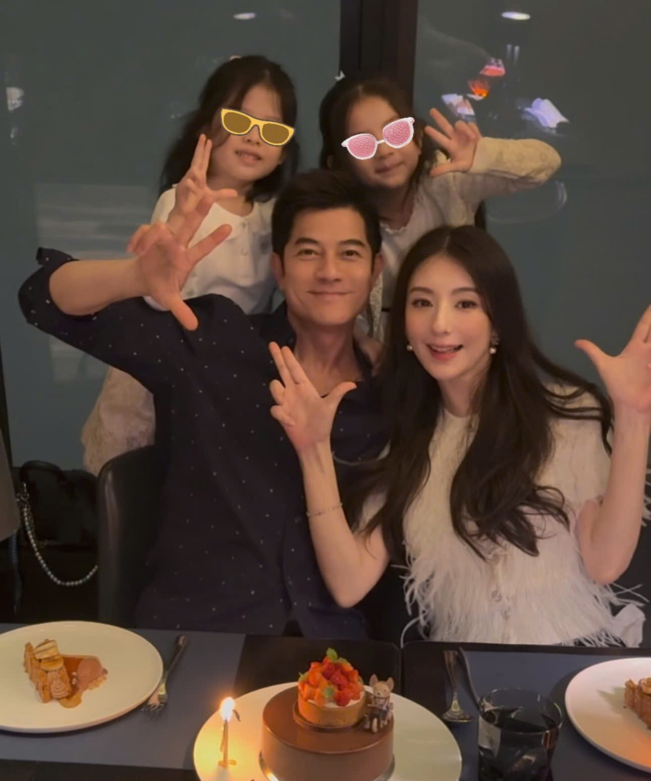 Thiên vương Hong Kong Quách Phú Thành phủ nhận sinh con trai ngoại hình ái nữ gây sốt