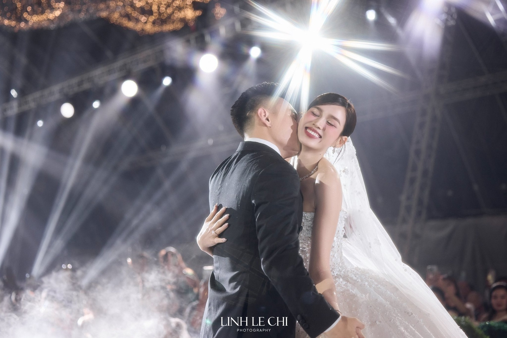 Trọn bộ ảnh cực nét đám cưới Đỗ Thị Hà xứng danh hôn lễ đẹp nhất Vbiz