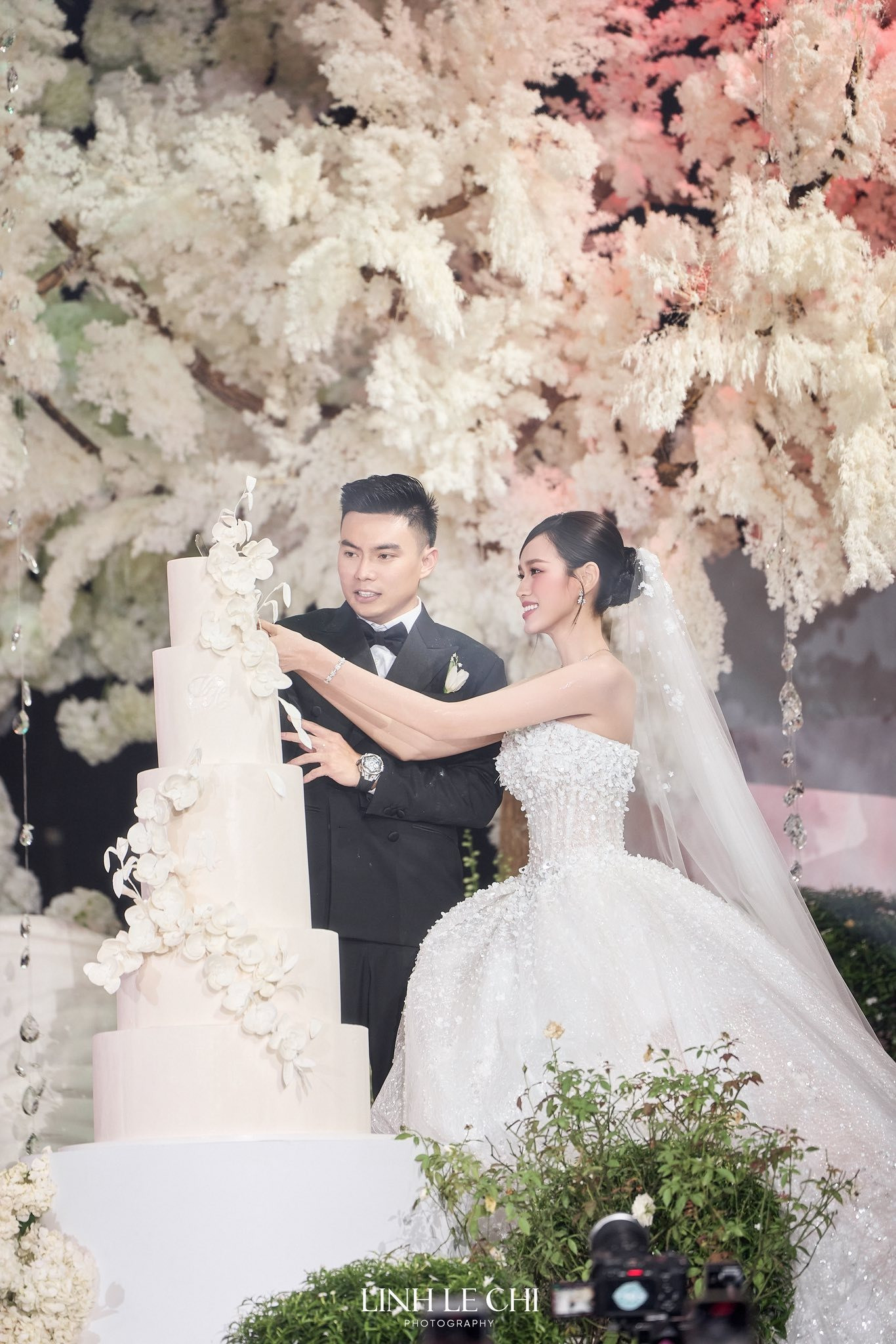 Trọn bộ ảnh cực nét đám cưới Đỗ Thị Hà xứng danh hôn lễ đẹp nhất Vbiz