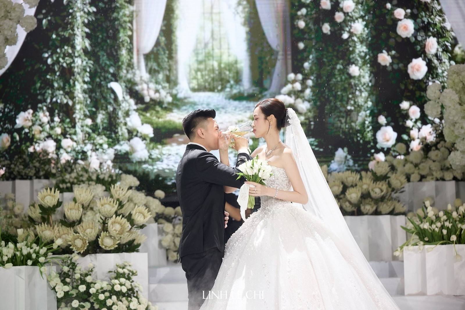 Trọn bộ ảnh cực nét đám cưới Đỗ Thị Hà xứng danh hôn lễ đẹp nhất Vbiz