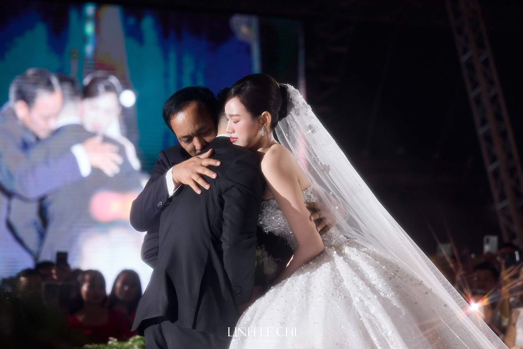 Trọn bộ ảnh cực nét đám cưới Đỗ Thị Hà xứng danh hôn lễ đẹp nhất Vbiz