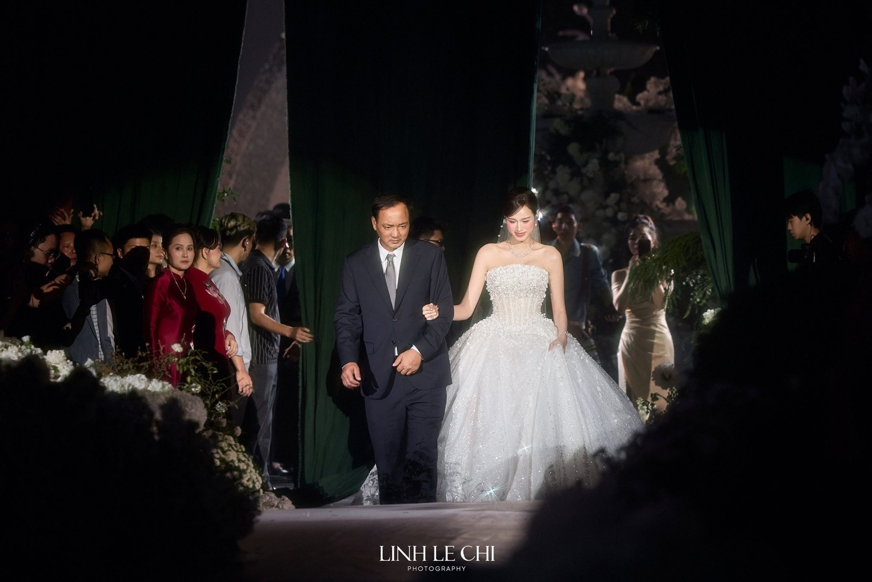 Trọn bộ ảnh cực nét đám cưới Đỗ Thị Hà xứng danh hôn lễ đẹp nhất Vbiz