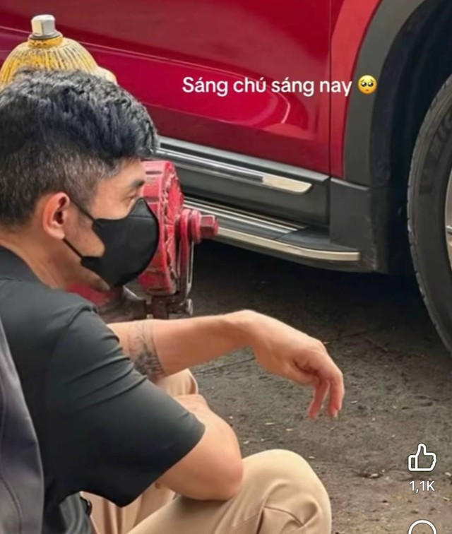 Lan truyền hình ảnh Lương Bằng quang ngồi thẫn thờ ở vỉa hè trước khi bị bắt