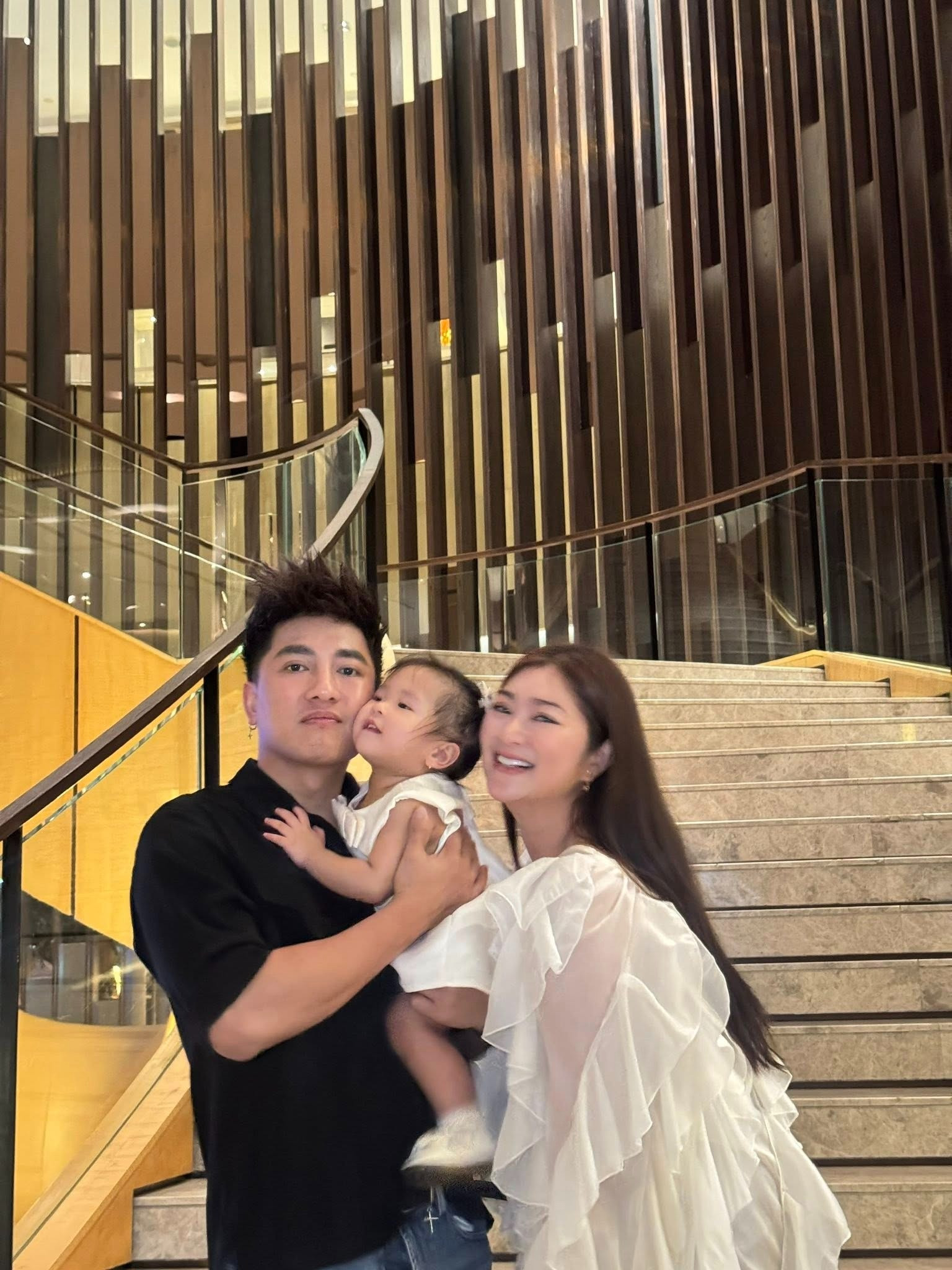 Liên tục xuất hiện lẻ bóng Thanh Trúc Châu Khải Phong vướng tin rạn nứt