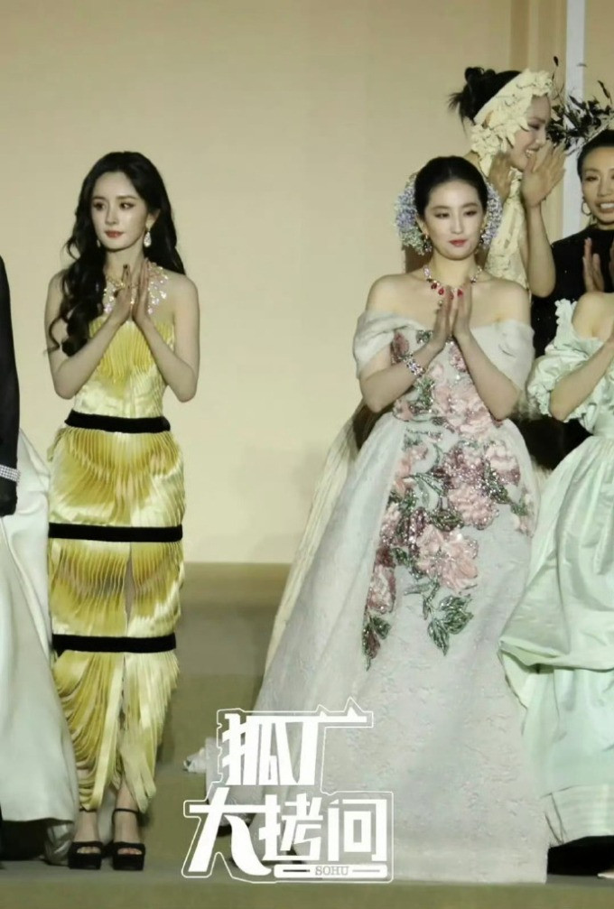 Vì sao Dương Mịch Lưu Diệc Phi từ chị chị em em hóa người dưng