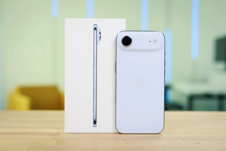 iPhone Air mới được Apple “trình làng”. (Ảnh: Phone Arena)