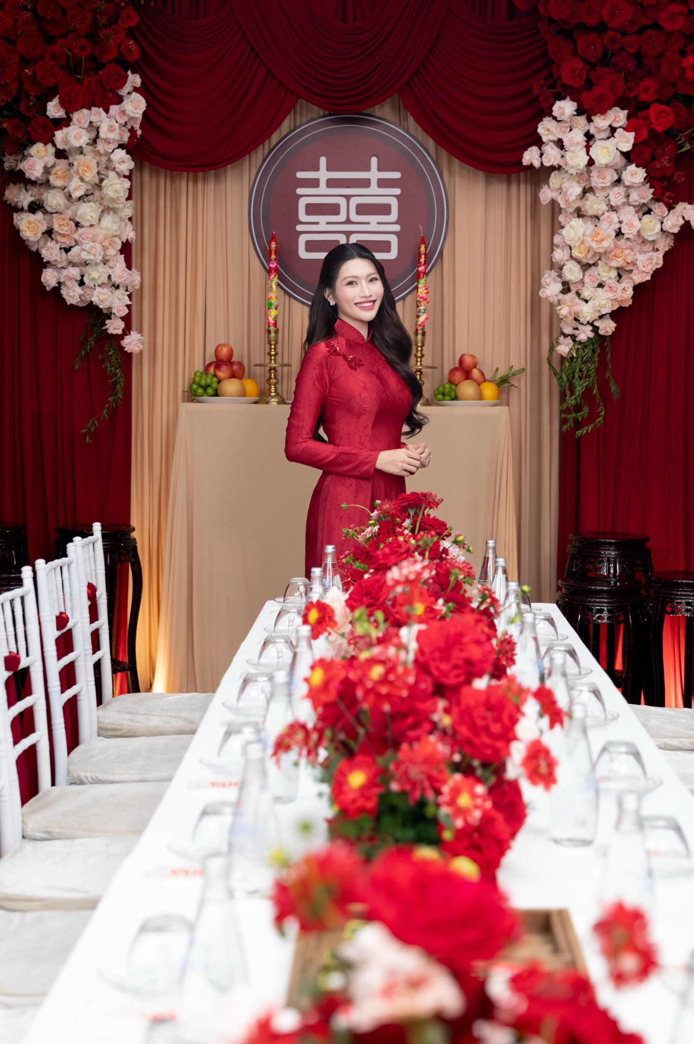 Á hậu Chế Nguyễn Quỳnh Châu rạng rỡ trong lễ vu quy - Ảnh 3.