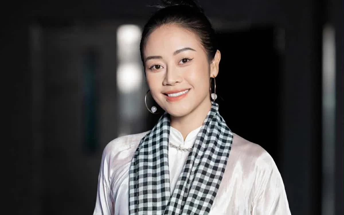 Nữ MC lần đầu dẫn Chung kết 'Đường lên đỉnh Olympia' tại điểm cầu Đồng Tháp là ai? - Ảnh 2.