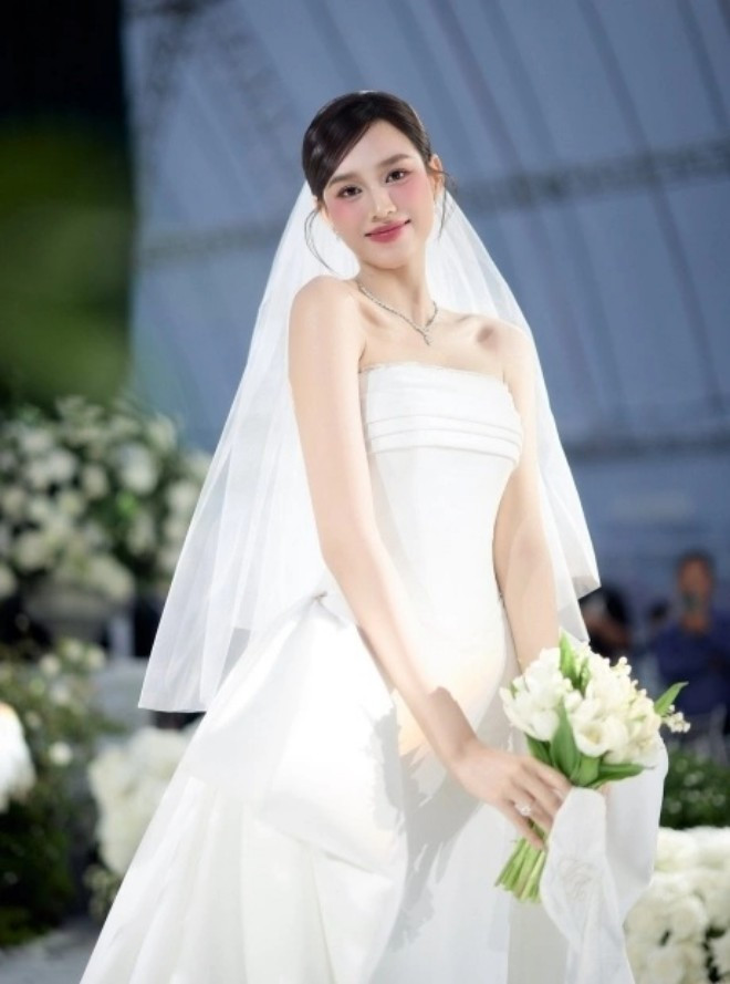 Celeb of the Week Một tuần hai nửa cảm xúc của showbiz Việt